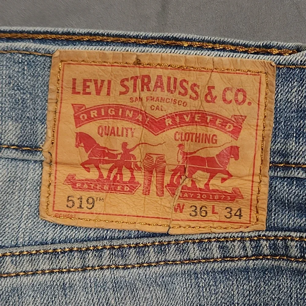 Levi's 519 Jeans Men's 36x34 Extreme Skinny Light Wash Blue Denim -‎ Read Size